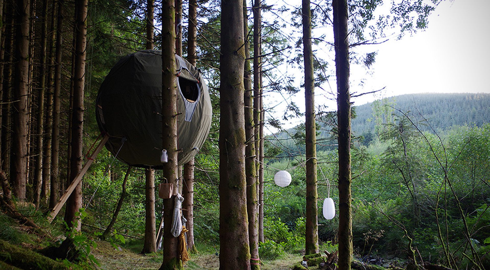 suspended-tree-tent-by-luminair-0