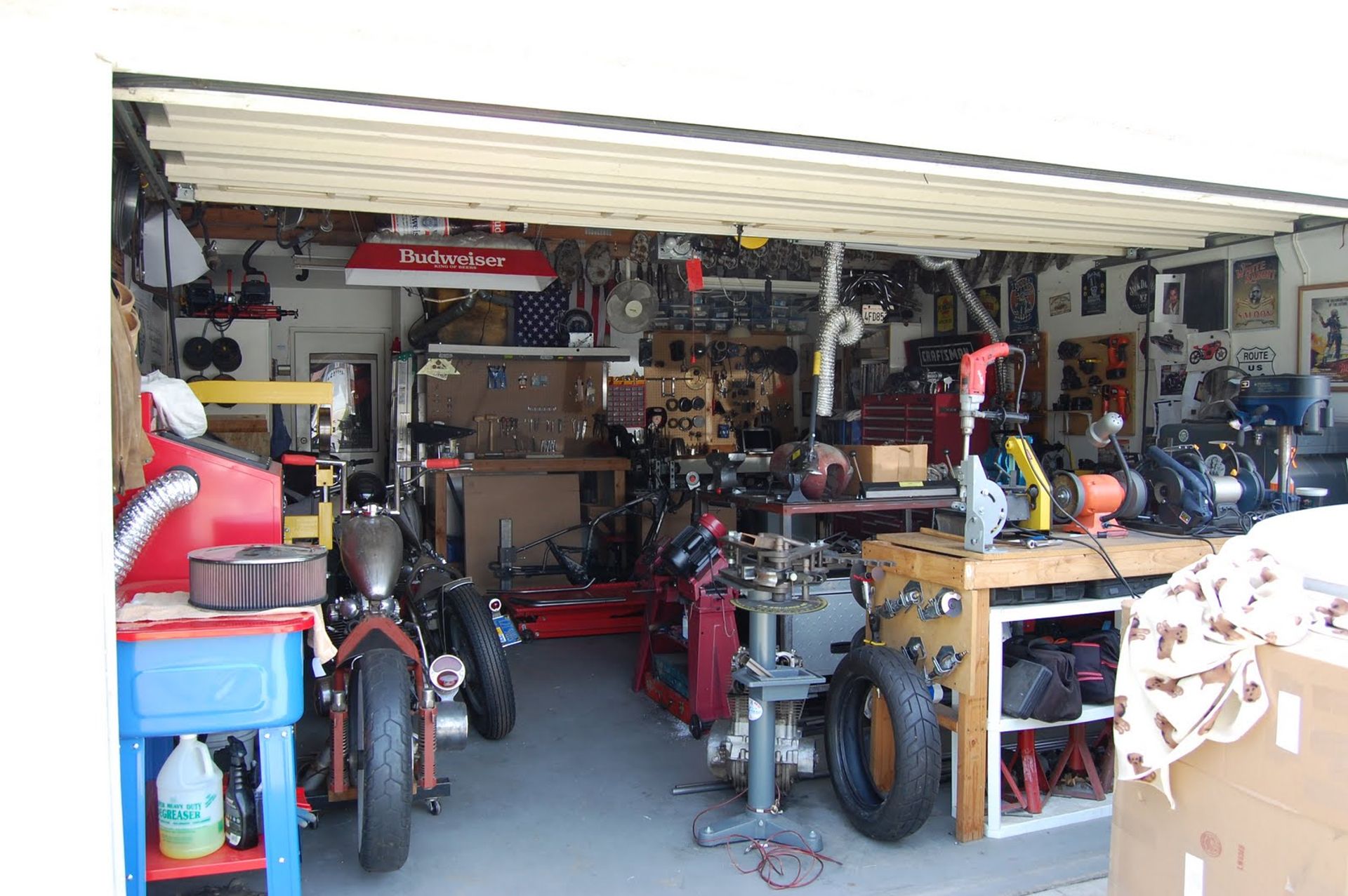 Stuffed garage hoarders gewoonvoorhem hoarder