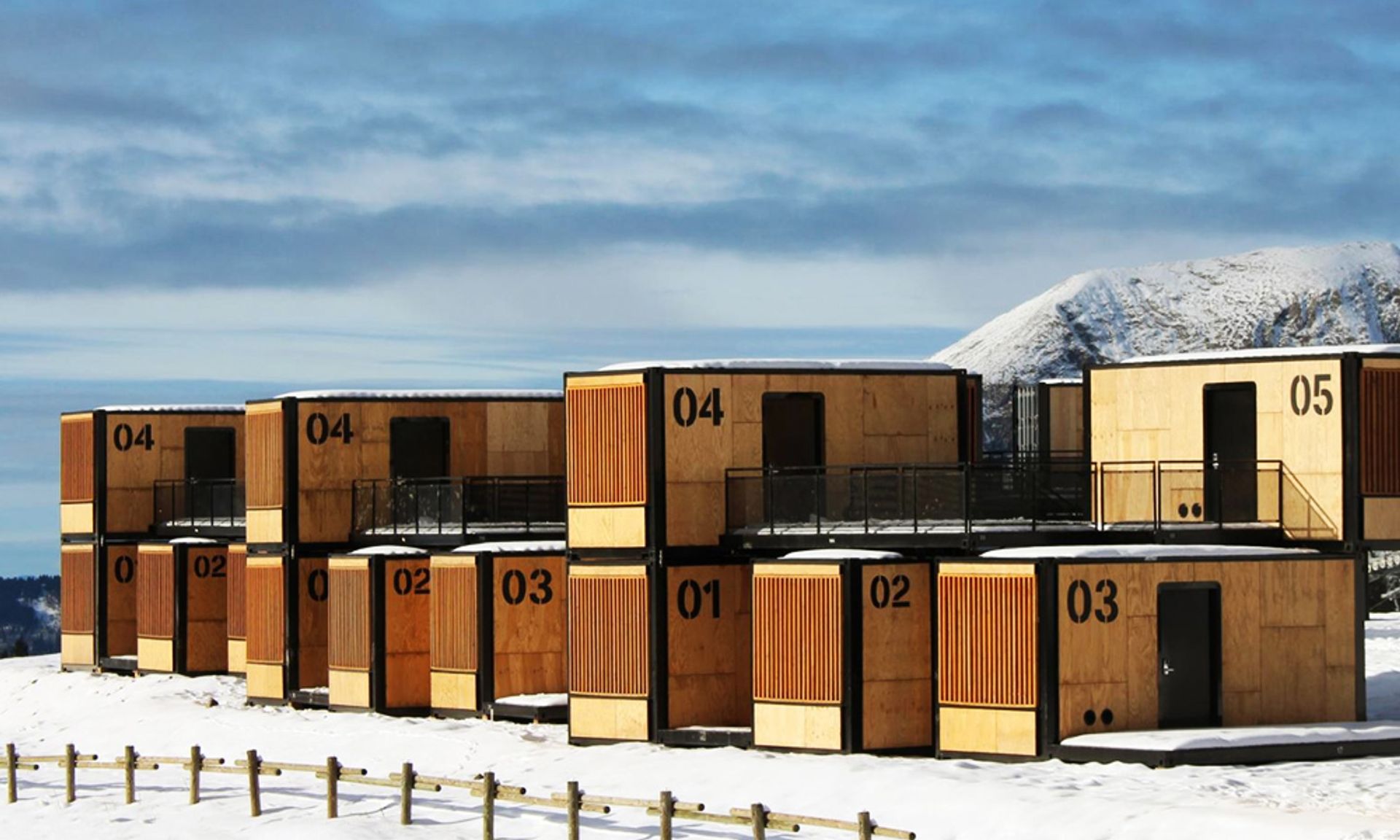 The Flying Nest Shipping Container Hotel gewoonvoorhem 1
