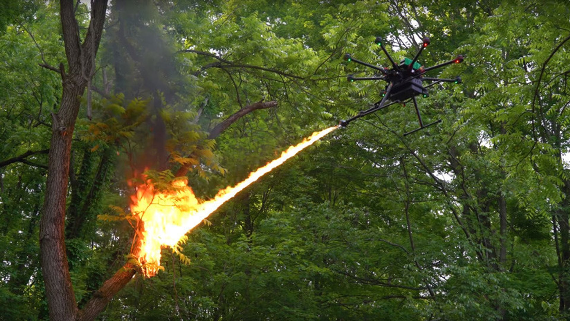 Vlammenwerper drone