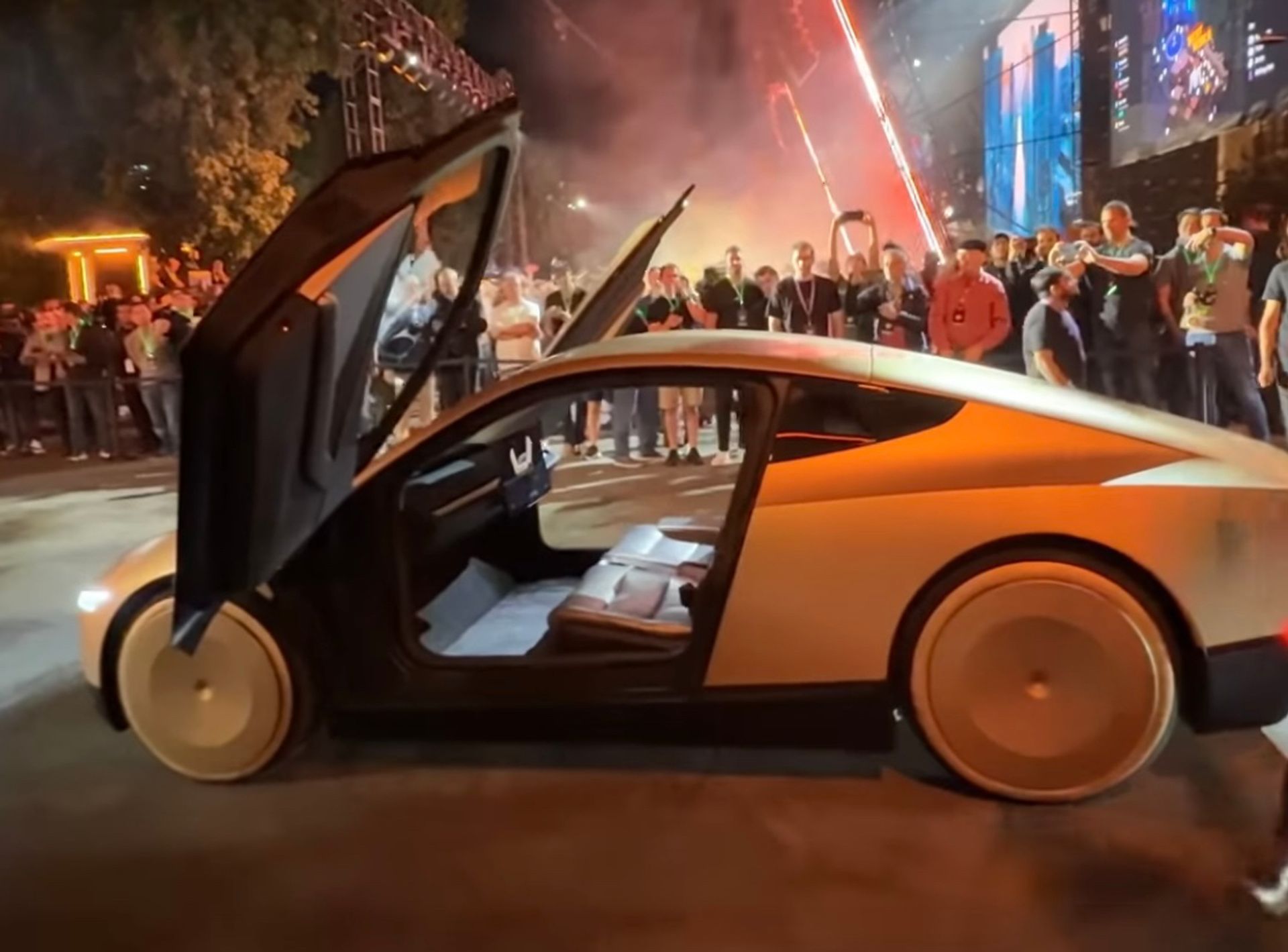 Tesla robot-taxi