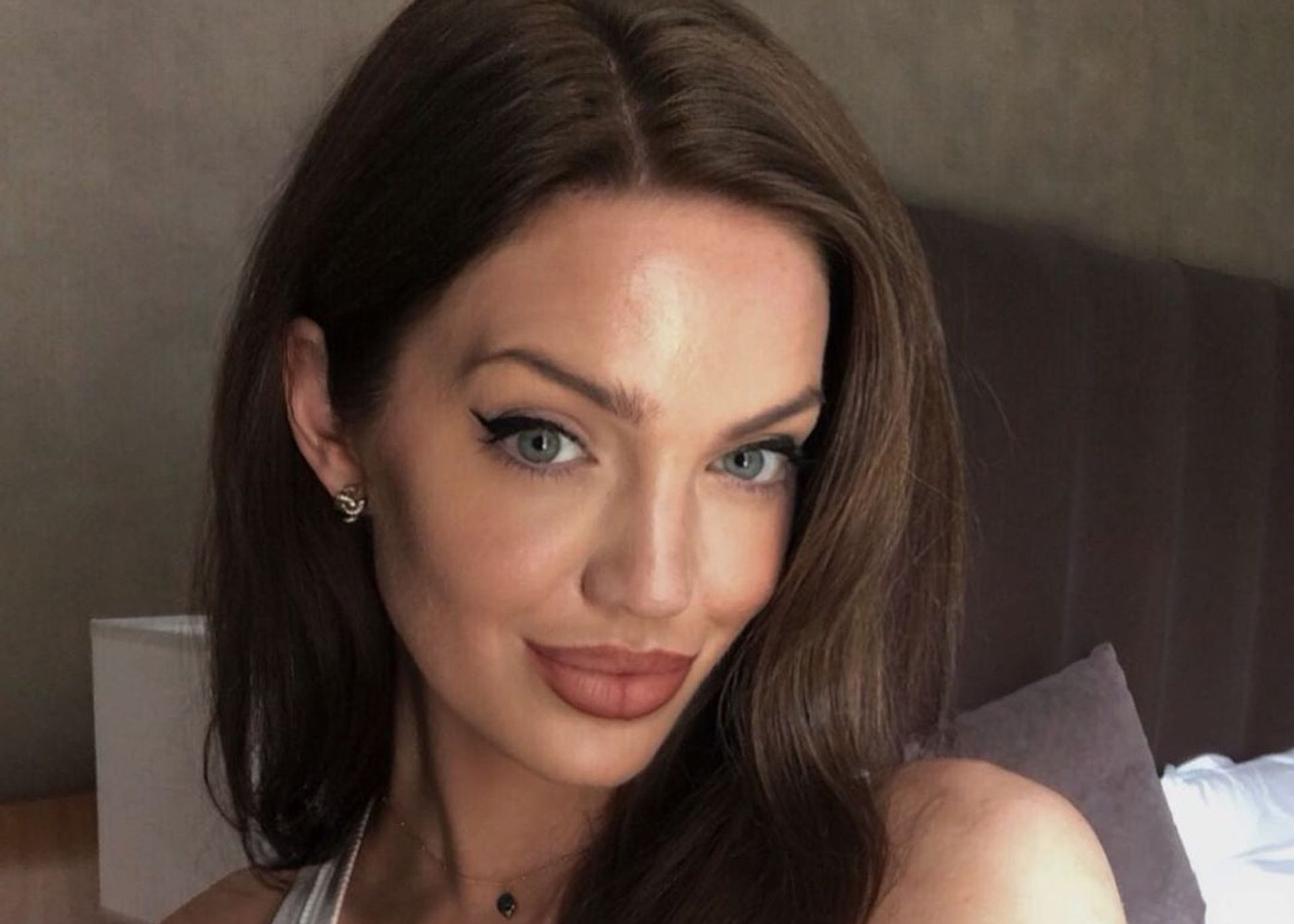 Angelina Jolie look-a-like