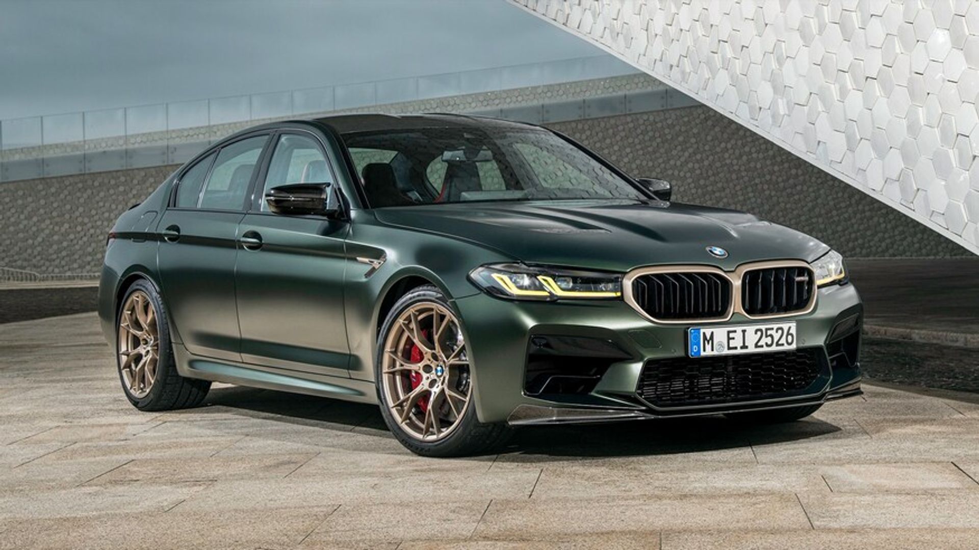 Dit zijn de eerste brute beelden van de nieuwe BMW M5 CS