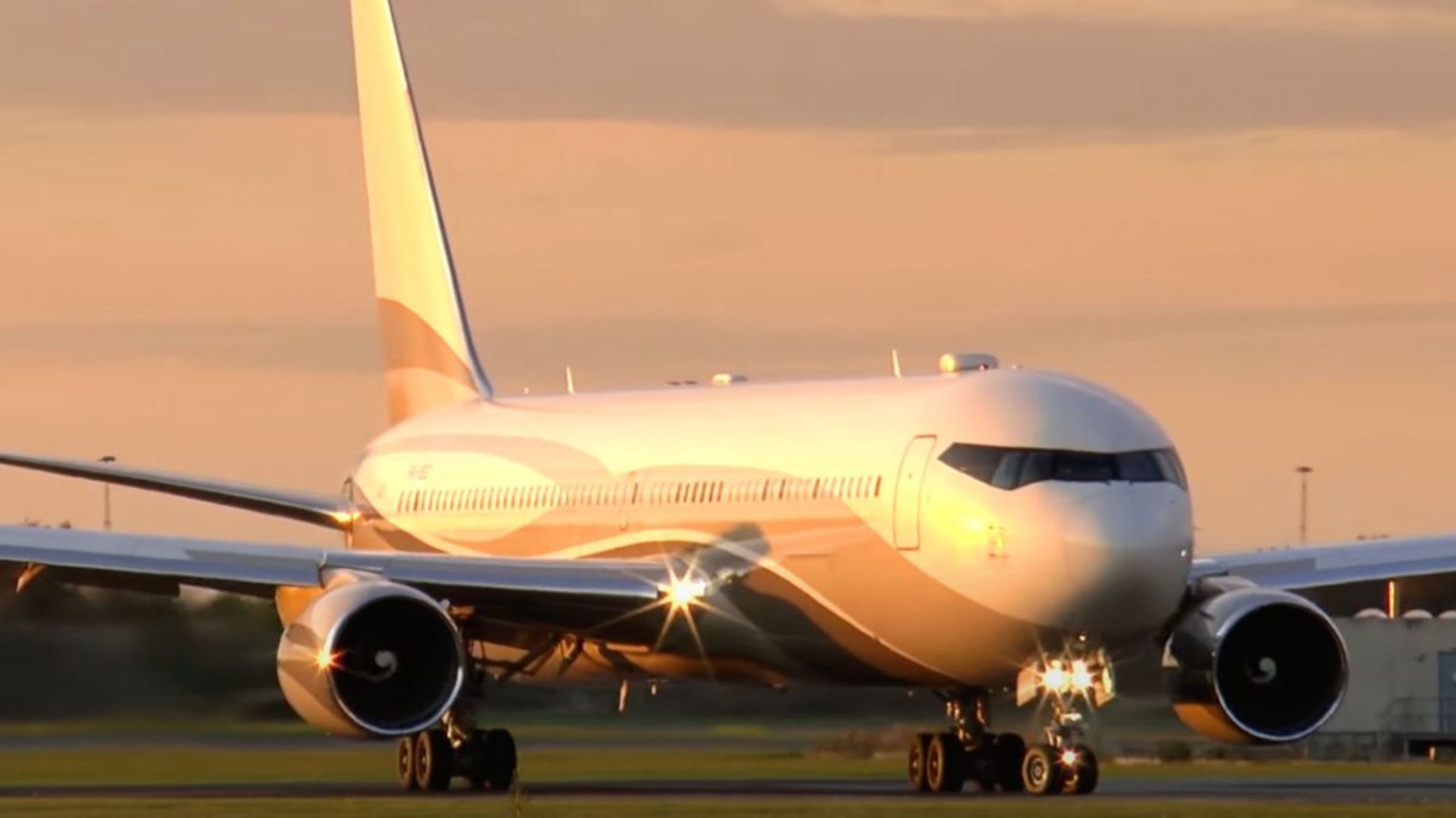 Chelsea-eigenaar Roman Abramovitsj zet zijn Boeing 767 te koop