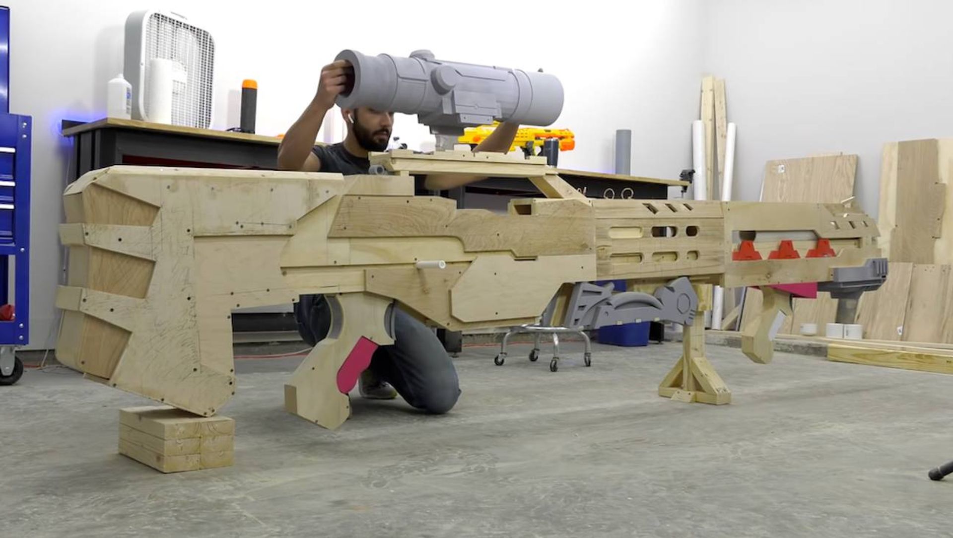 Overjas regisseur bladerdeeg Man bouwt grootste Nerf-gun ter wereld | Gewoonvoorhem