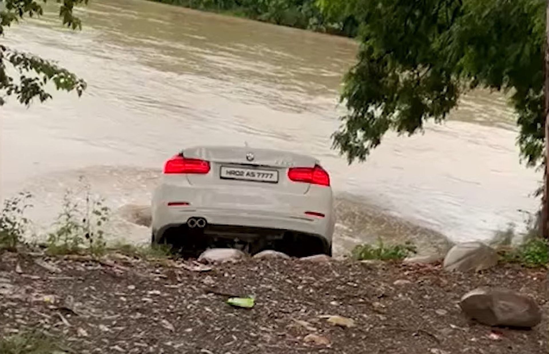 BMW rivier water