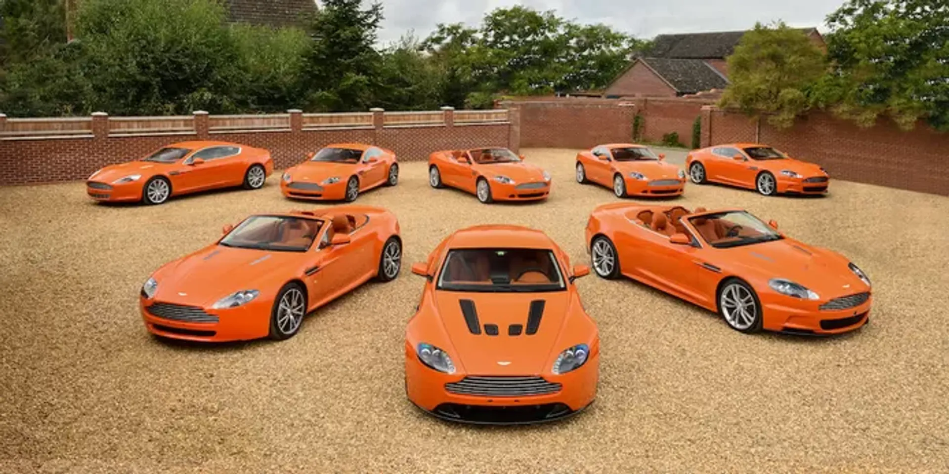 oranje aston martins