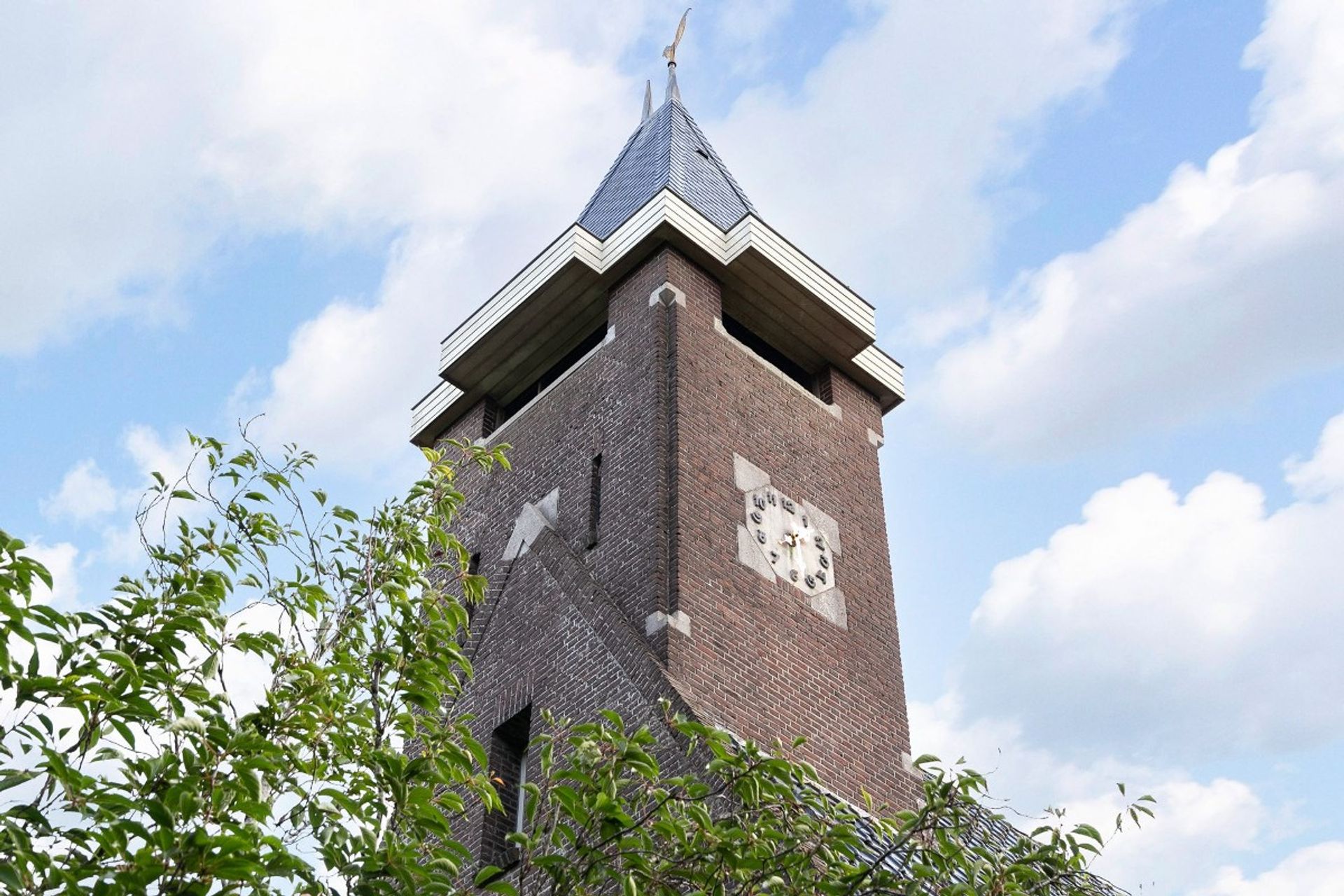 Wonen Als Een God? Deze Kerk Staat Te Koop Voor "slechts" 550K