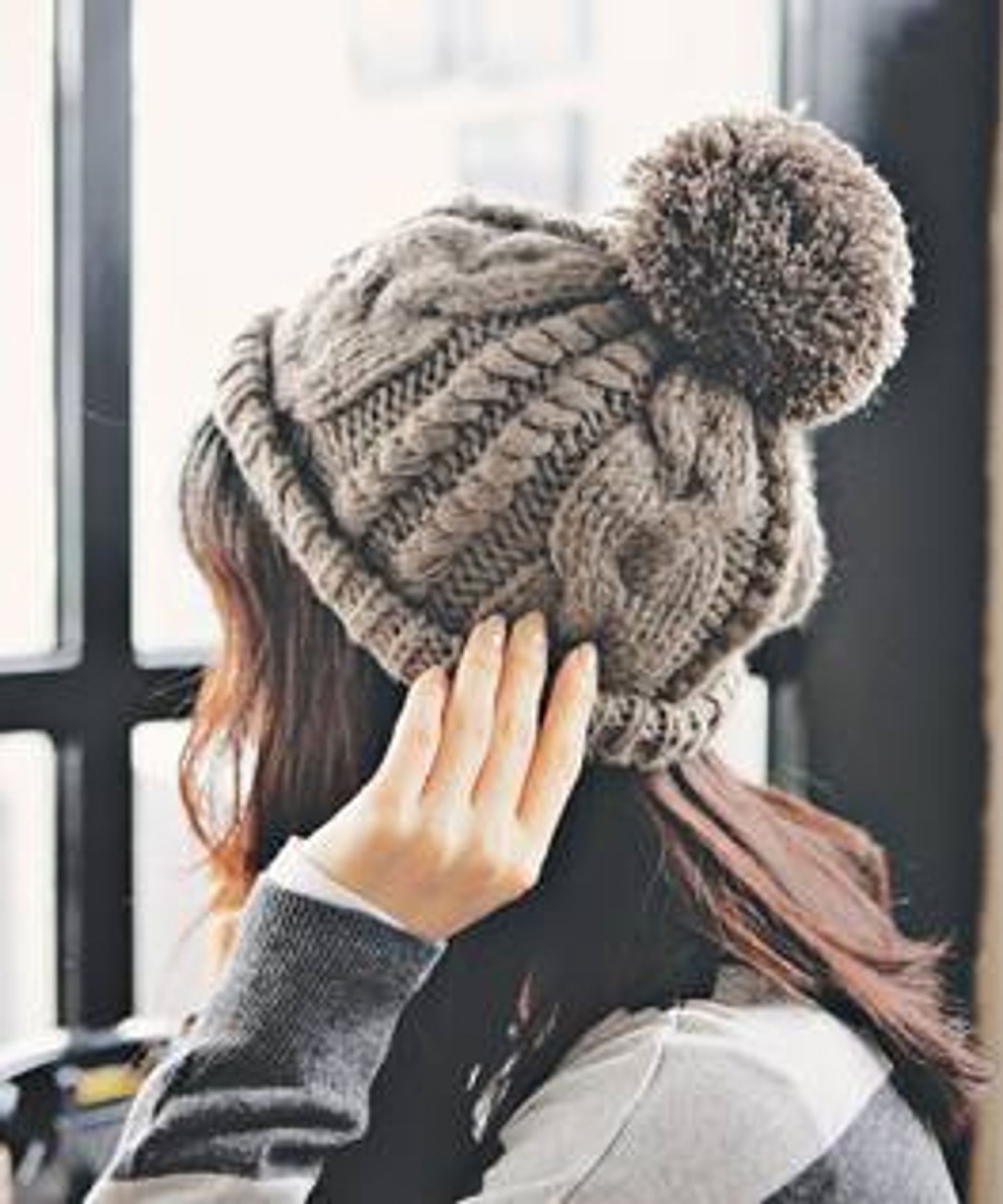 onderschrift Omkleden Haan 12x winterproof kapsels als je een muts of hoed draagt - Girlscene