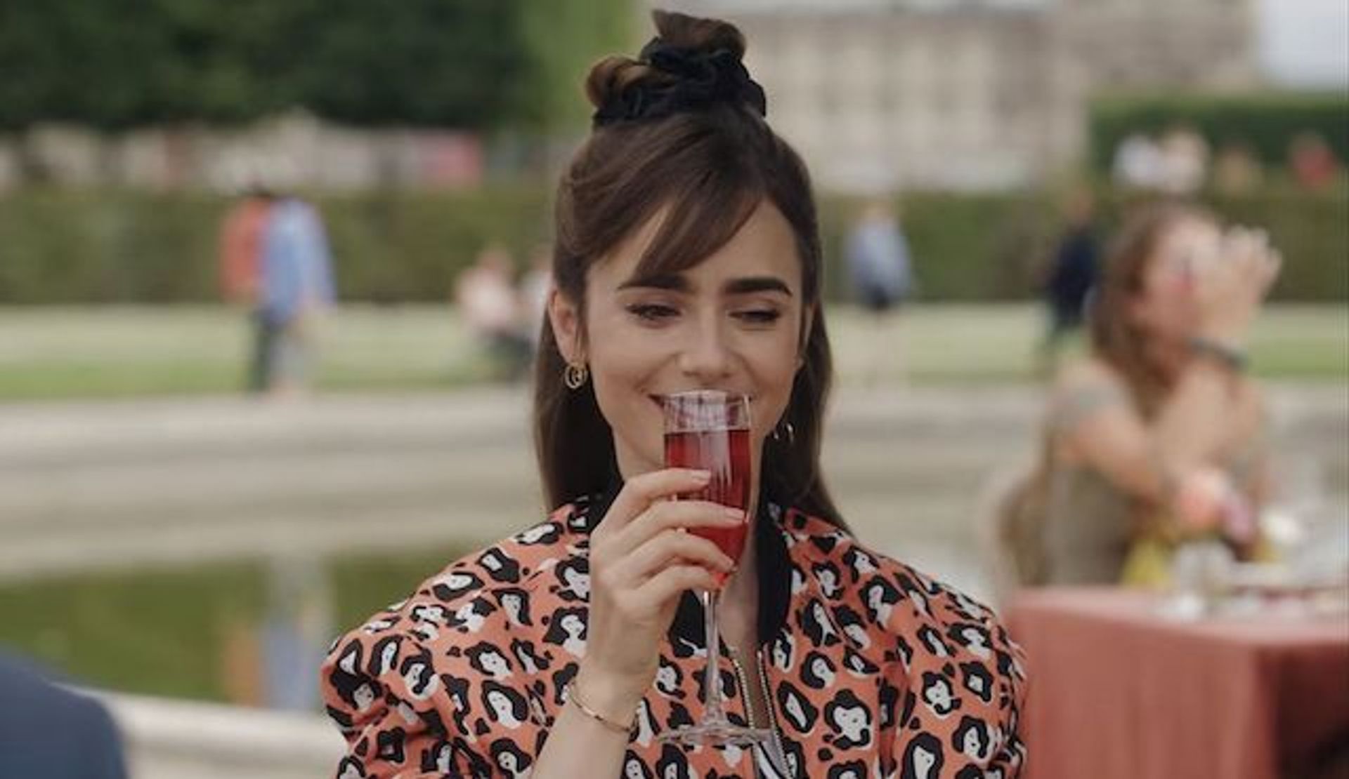 Recept! Zo maak je zelf een Kir Royal van Emily in Paris