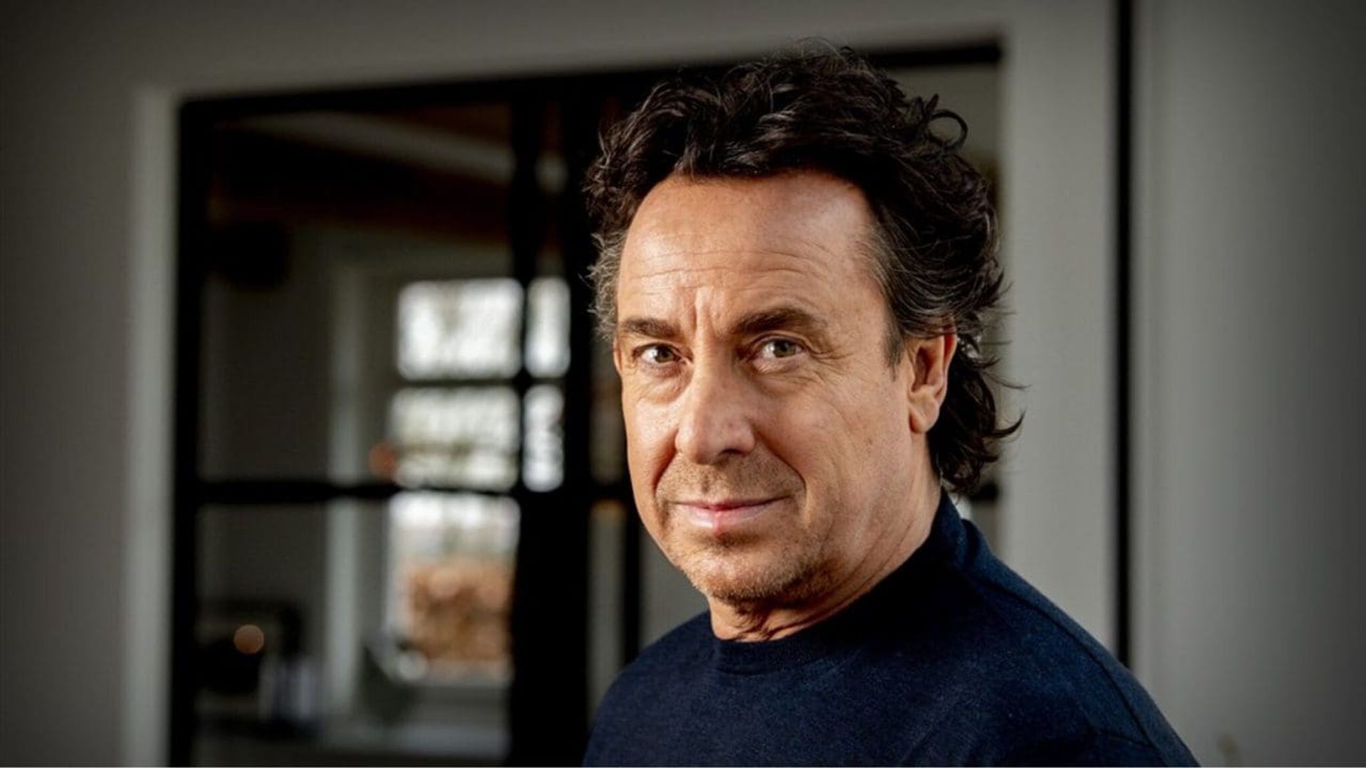 Marco Borsato keert langzaam maar zeker terug naar zijn oude leven