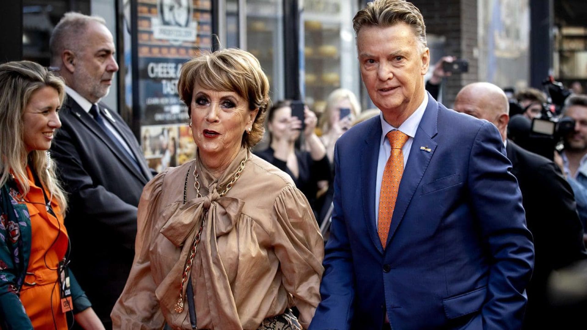 Wat heeft Louis van Gaal op zijn bankrekening staan