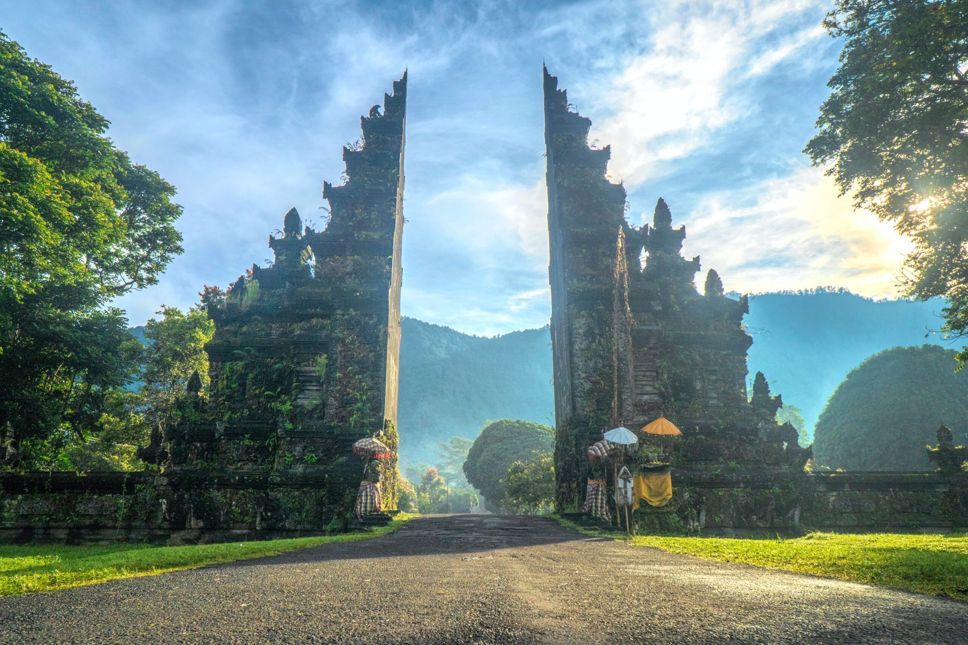 uluwatu hike bali