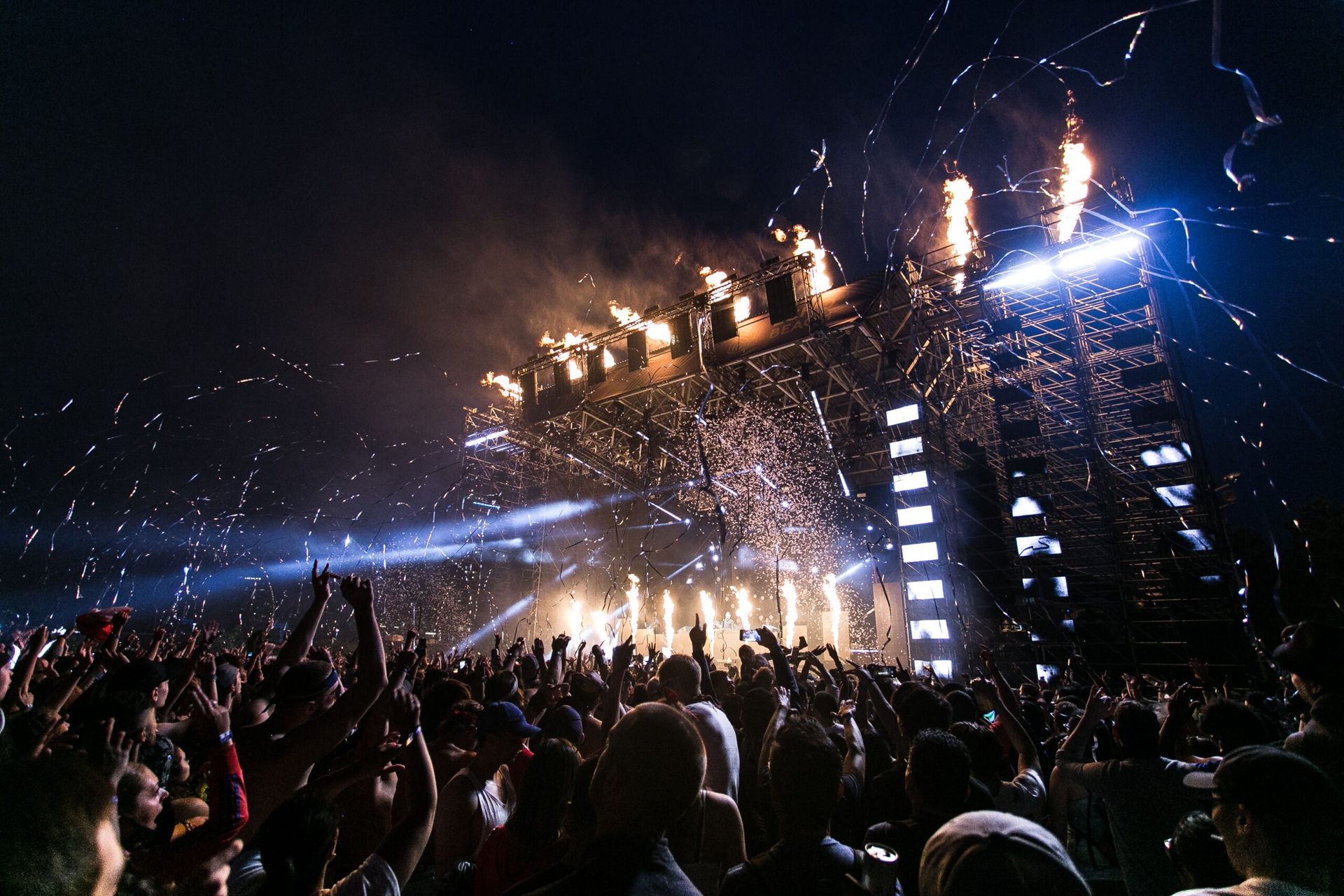 festivals tanah lot bali