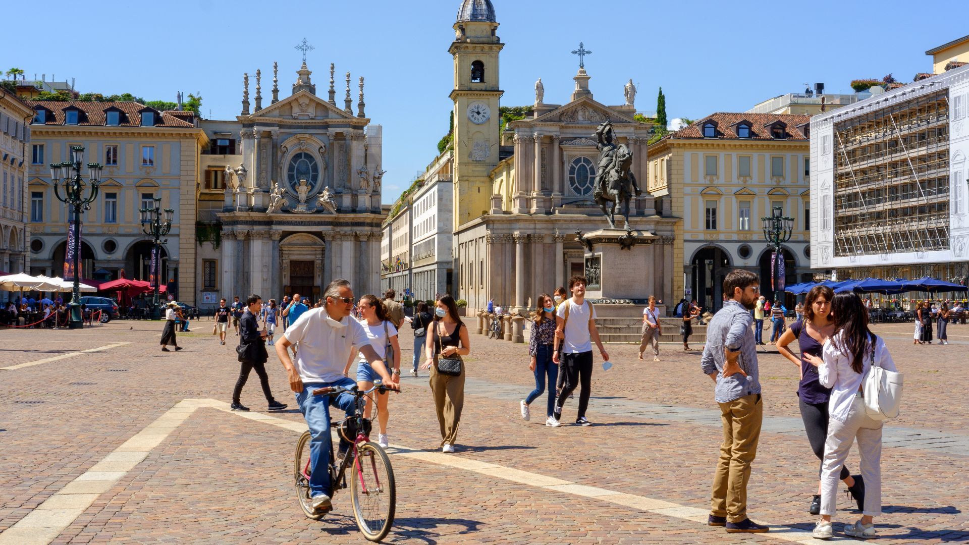 How Many People Live in Turin?